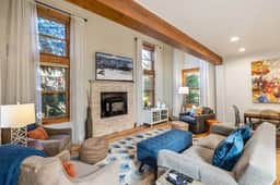 High Street Chalet B - Image 2