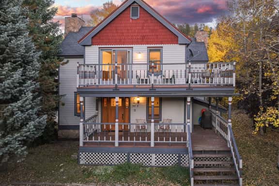 High Street Chalet B - Image 1