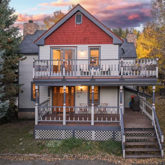 High Street Chalet B - Image 1