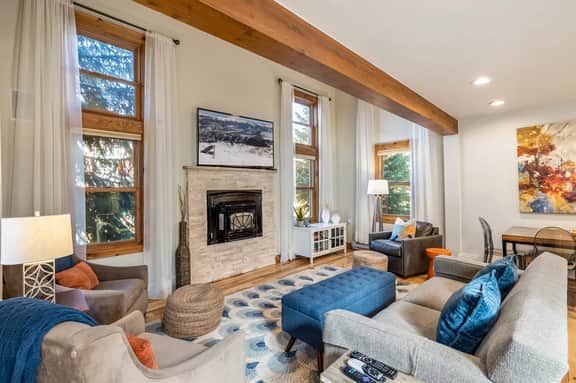 High Street Chalet B - Image 2